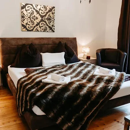 Hunter's Chalet: Mountain View Retreat With Garden & Free Amenities Dağ evi Golling an der Salzach