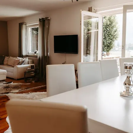 Austria, Famous Areas Around Us, 15 Min To Salzburg City, Direct Mountain View, Up To 10 People Alpesi faház