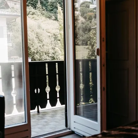 Hunter's Chalet: Mountain View Retreat With Garden & Free Amenities Dağ evi *