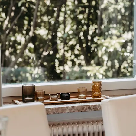 Dağ evi Hunter's Chalet: Mountain View Retreat With Garden & Free Amenities *