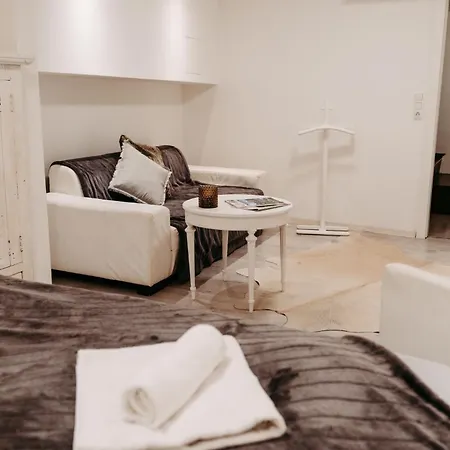 Dağ evi Hunter's Chalet: Mountain View Retreat With Garden & Free Amenities *